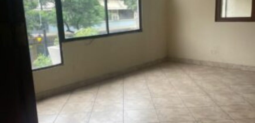 Oficina de 214 m² en Venta en Centro de Guayaquil, Calle Panamá