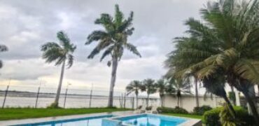 En Alquiler Penthouse de 3 Dorm. en Isla Mocoli