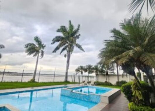 En Alquiler Penthouse de 3 Dorm. en Isla Mocoli