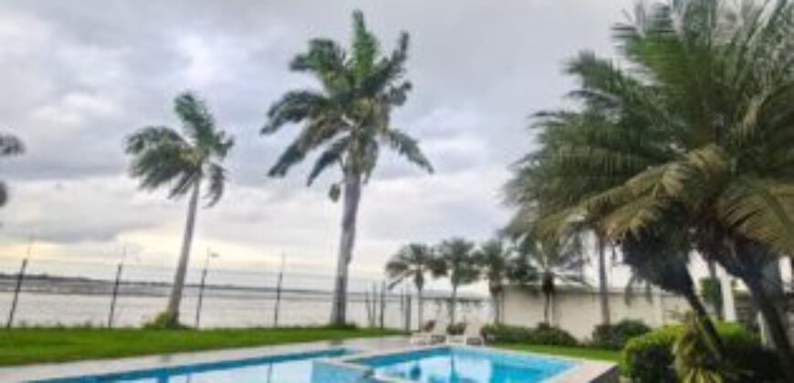 En Alquiler Penthouse de 3 Dorm. en Isla Mocoli