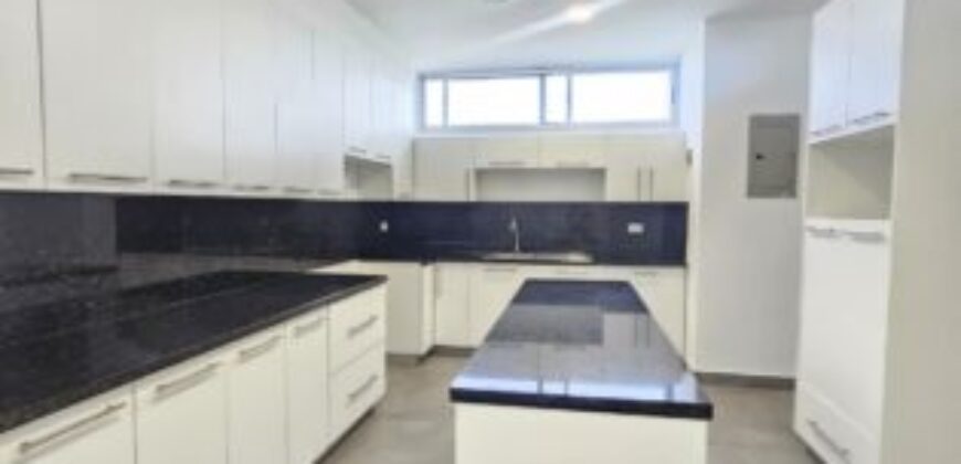 En Alquiler Penthouse de 3 Dorm. en Isla Mocoli