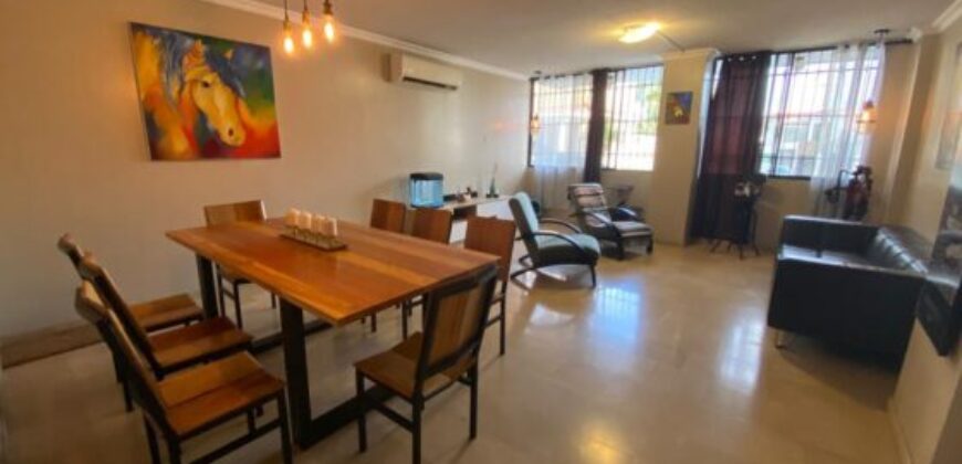 En Venta Departamento de 3 Dorm. en Portón de Las Lomas