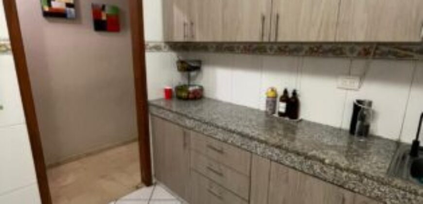 En Venta Departamento de 3 Dorm. en Portón de Las Lomas