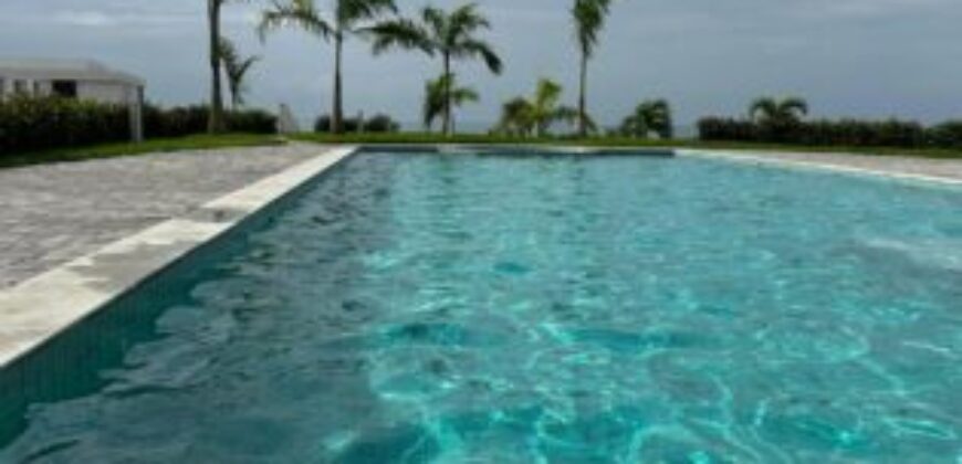 Exclusiva Suite de 50 m², Casi Nueva, Ubicada Frente Al Mar en Una de Las Zonas Más Privilegiadas