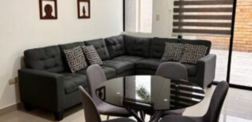 En Alquiler Departamento Full Amoblado de 2 Dorm., Planta Baja en Km 2.5 Via Samborondon