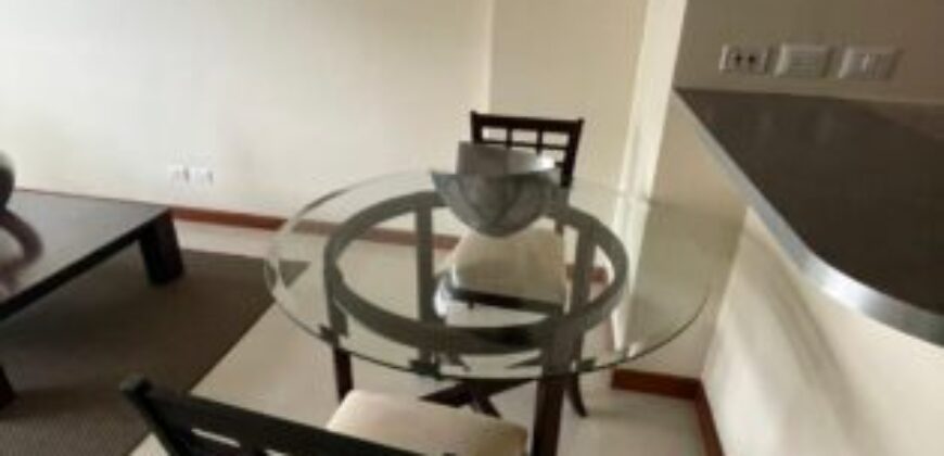 En Venta suite amoblada en Torres del sol, con parqueo