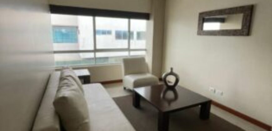 En Venta suite amoblada en Torres del sol, con parqueo