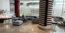 En Venta suite amoblada en Torres del sol, con parqueo