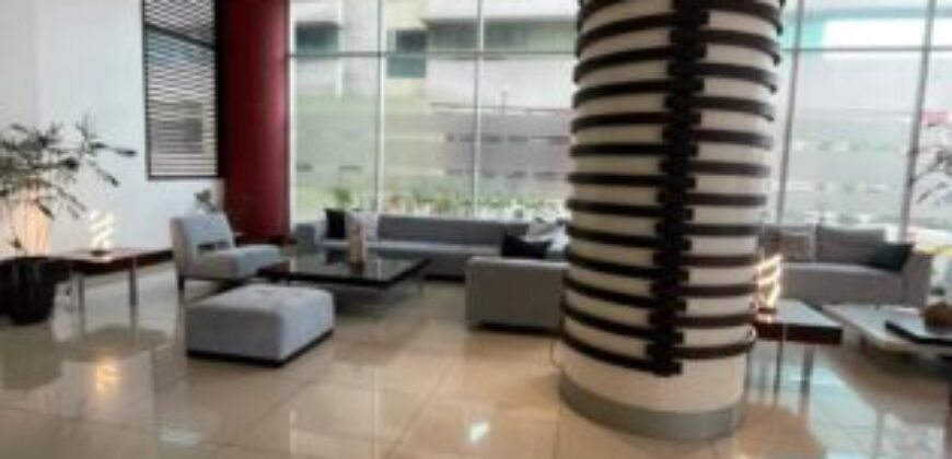 En Venta suite amoblada en Torres del sol, con parqueo