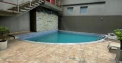 En Venta suite amoblada en Torres del sol, con parqueo