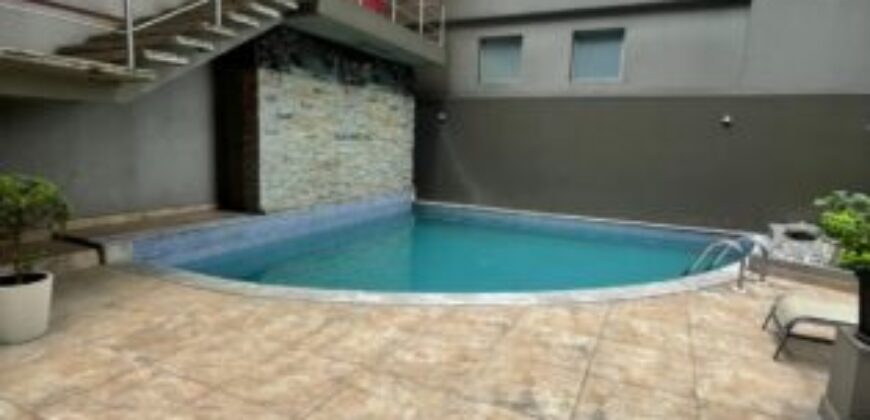 En Venta suite amoblada en Torres del sol, con parqueo