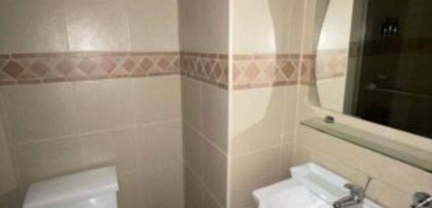 En Venta suite amoblada en Torres del sol, con parqueo