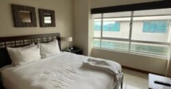 En Venta suite amoblada en Torres del sol, con parqueo