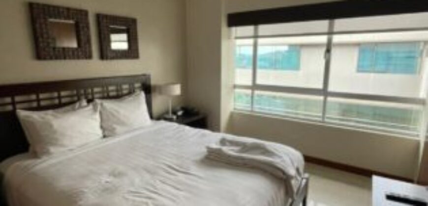 En Venta suite amoblada en Torres del sol, con parqueo
