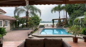 Preciosa Casa de 4 Dorm. en Venta o Alquiler con Hermosa Vista Al Rio en La Puntilla