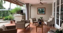 Preciosa Casa de 4 Dorm. en Venta o Alquiler con Hermosa Vista Al Rio en La Puntilla