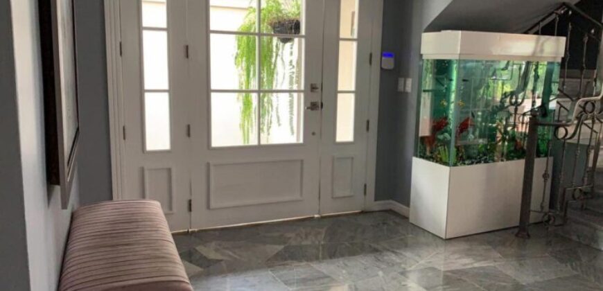 Preciosa Casa de 4 Dorm. en Venta o Alquiler con Hermosa Vista Al Rio en La Puntilla