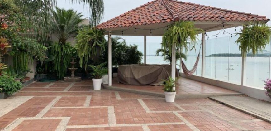 Preciosa Casa de 4 Dorm. en Venta o Alquiler con Hermosa Vista Al Rio en La Puntilla