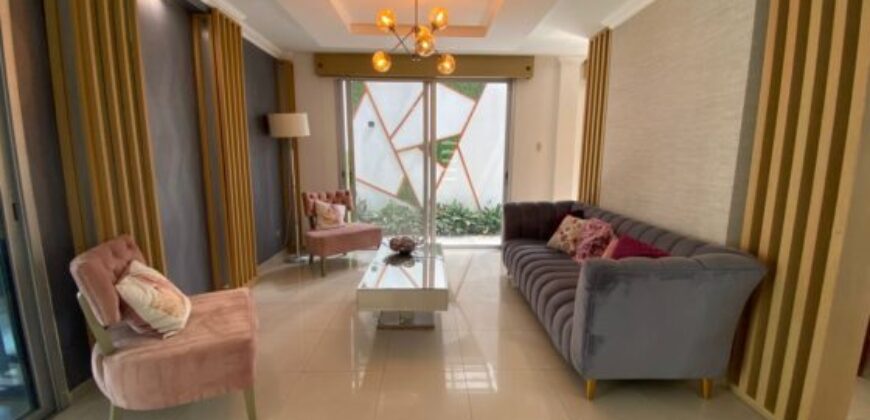 Hermosa Casa de 4 Dorm. en Alquiler en Vía a La Costa, Urbanización Belo Horizonte