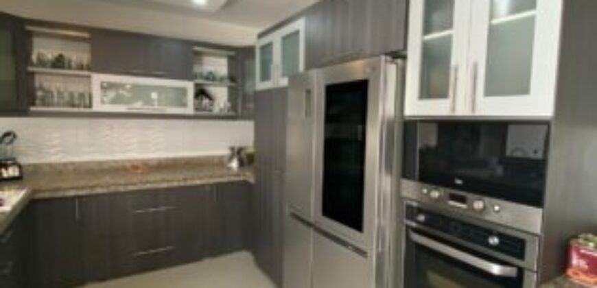 Hermosa Casa de 4 Dorm. en Alquiler en Vía a La Costa, Urbanización Belo Horizonte