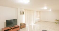 Amplia Casa de 5 Dorm. en Venta en Los Ceibos, Ubicacion Estrategica