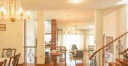 Amplia Casa de 5 Dorm. en Venta en Los Ceibos, Ubicacion Estrategica
