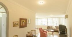 Amplia Casa de 5 Dorm. en Venta en Los Ceibos, Ubicacion Estrategica