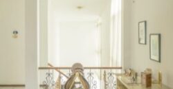 Amplia Casa de 5 Dorm. en Venta en Los Ceibos, Ubicacion Estrategica