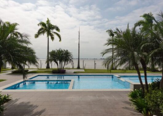 En Venta o Alquiler Espectacular Departamento de 3 Dorm, Acabados de Lujo, Vista Privilegiada Al Rio