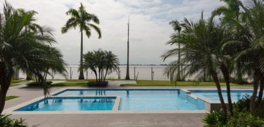 En Venta o Alquiler Espectacular Departamento de 3 Dorm, Acabados de Lujo, Vista Privilegiada Al Rio