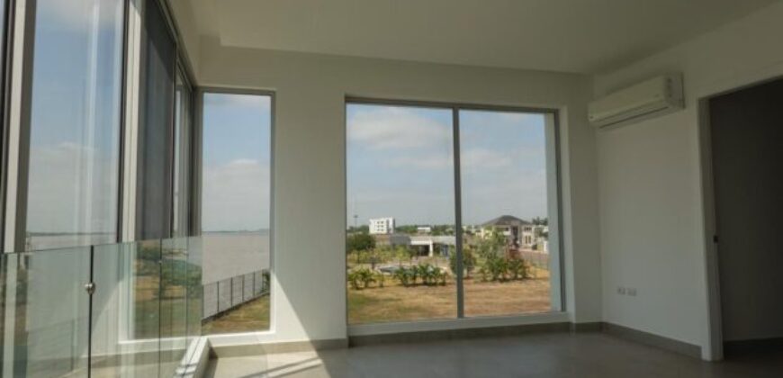 En Venta o Alquiler Espectacular Departamento de 3 Dorm, Acabados de Lujo, Vista Privilegiada Al Rio