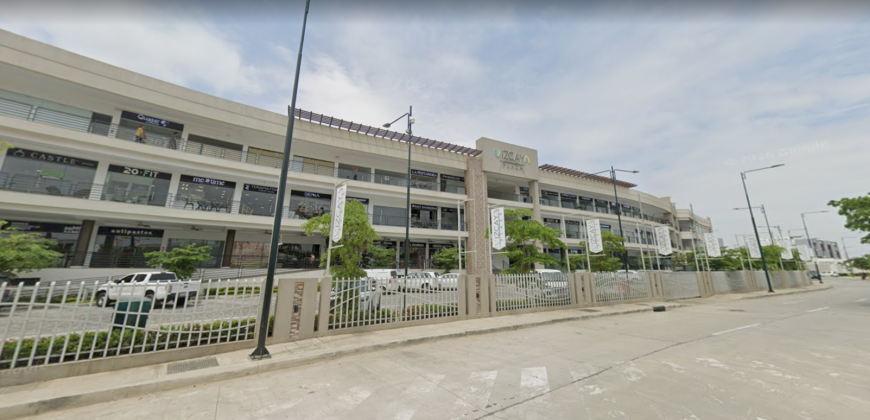 Local Comercial de 45 m² en Alquiler en El Nuevo Samborondón, Plaza Vizcaya