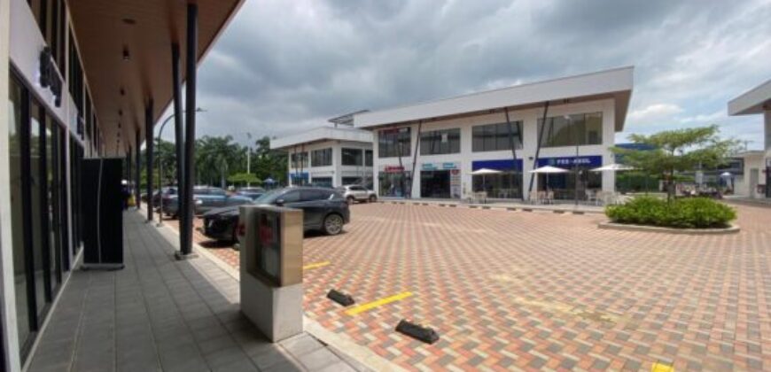 Local Comercial de 86 m² en Venta o Alquiler en Plaza Diamante (Sector La Joya)