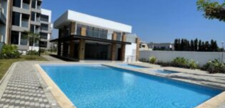 Departamento Planta Baja con Patio, 3 Dorm., en Venta en Samborondón Km 3