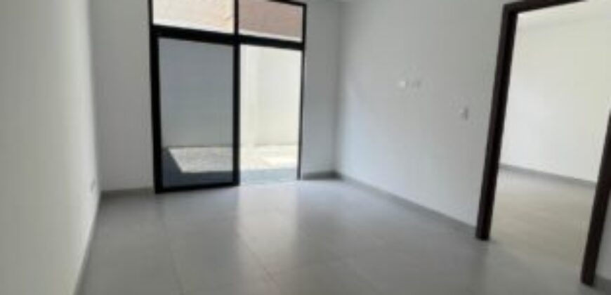 Departamento Planta Baja con Patio, 3 Dorm., en Venta en Samborondón Km 3