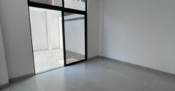 Departamento Planta Baja con Patio, 3 Dorm., en Venta en Samborondón Km 3