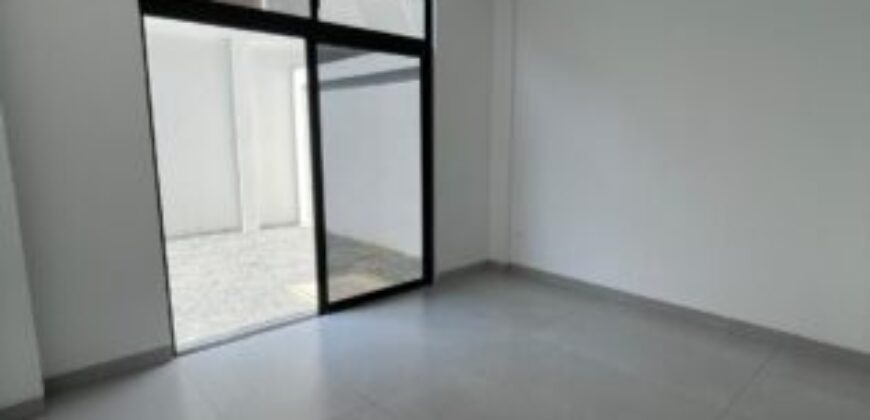 Departamento Planta Baja con Patio, 3 Dorm., en Venta en Samborondón Km 3