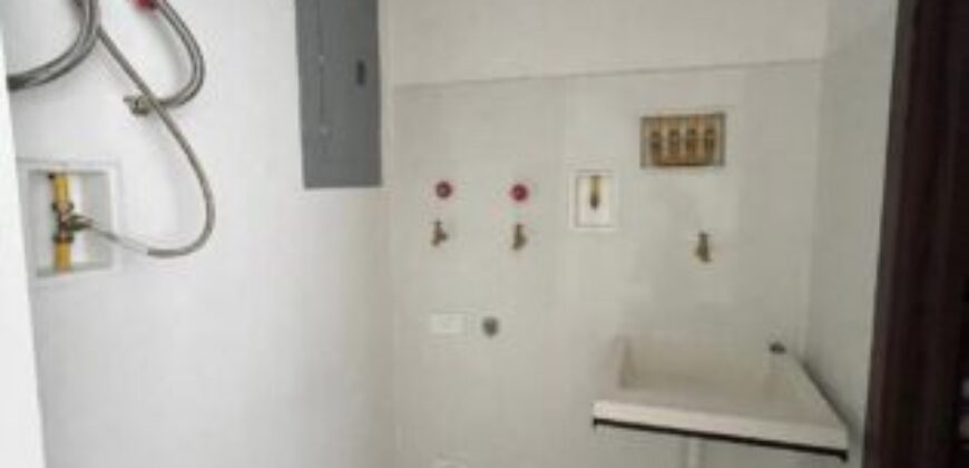 Departamento Planta Baja con Patio, 3 Dorm., en Venta en Samborondón Km 3