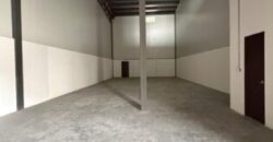 En Alquiler Bodega con Oficina en Almax Plus de Estreno