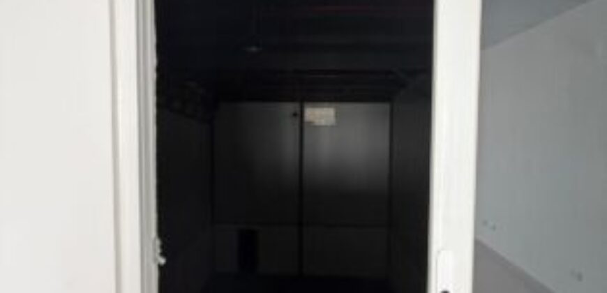 En Alquiler Bodega con Oficina en Almax Plus de Estreno