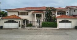 En Alquiler Casa Remodelada de 500 m² con 4 Habitaciones en Samborondón, La Puntilla