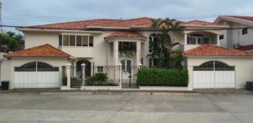 En Alquiler Casa Remodelada de 500 m² con 4 Habitaciones en Samborondón, La Puntilla
