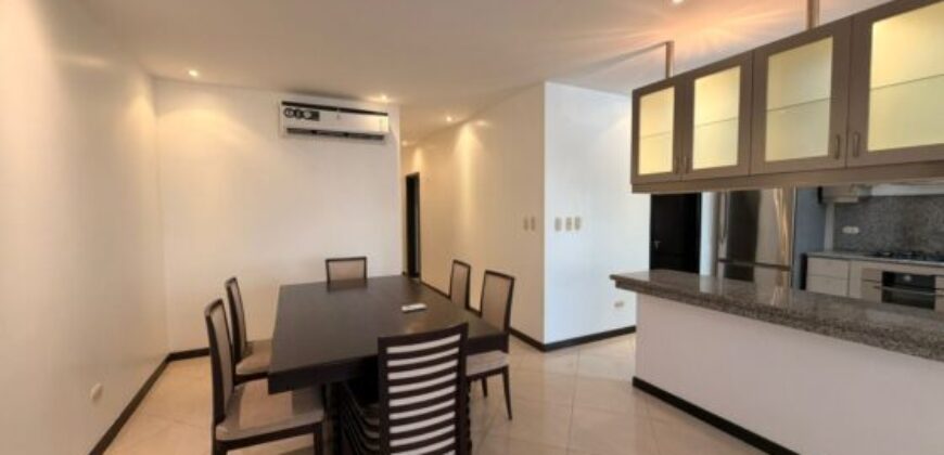En Alquiler Departamento Amoblado de 2 Dorm. en El Km 2.5 Vía Samborondón