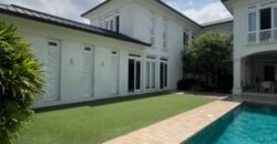 Exclusiva y Elegante Casa 4 Dorm. en Venta en Samborondón, Lagos de Batan