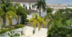 Exclusiva y Elegante Casa 4 Dorm. en Venta en Samborondón, Lagos de Batan