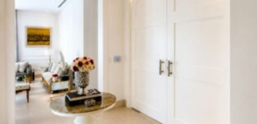 Exclusiva y Elegante Casa 4 Dorm. en Venta en Samborondón, Lagos de Batan