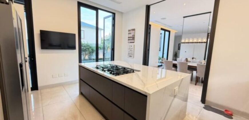 En Venta Casa de Lujo en Aires de Batán, Samborondon