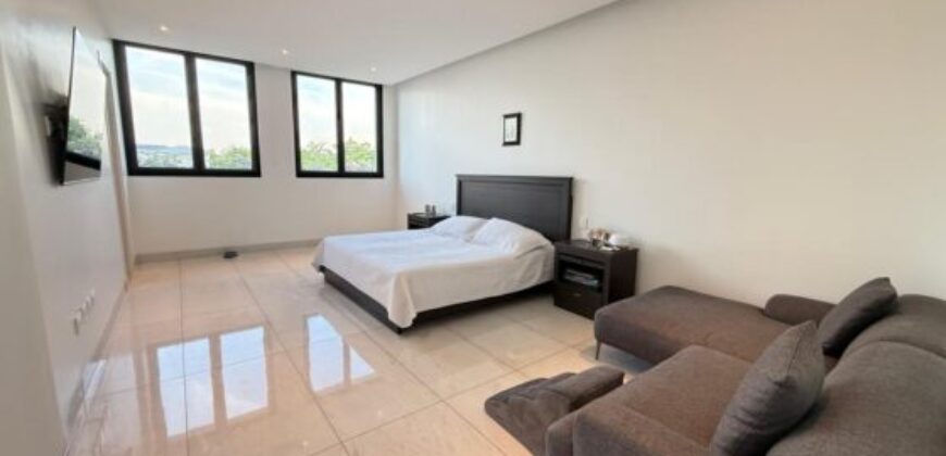 En Venta Casa de Lujo en Aires de Batán, Samborondon