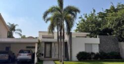 Moderna Casa de Una Sola Planta, 3 Dorm y Acabados de Lujo, en Venta en Samborondón