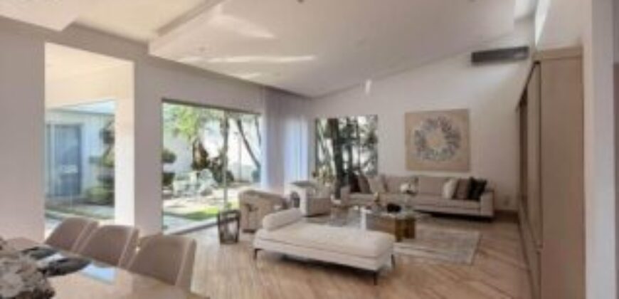 Moderna Casa de Una Sola Planta, 3 Dorm y Acabados de Lujo, en Venta en Samborondón